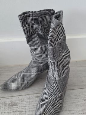 Plaid Pointed-Toe Mid-Heel Boots - Tartan Sz8